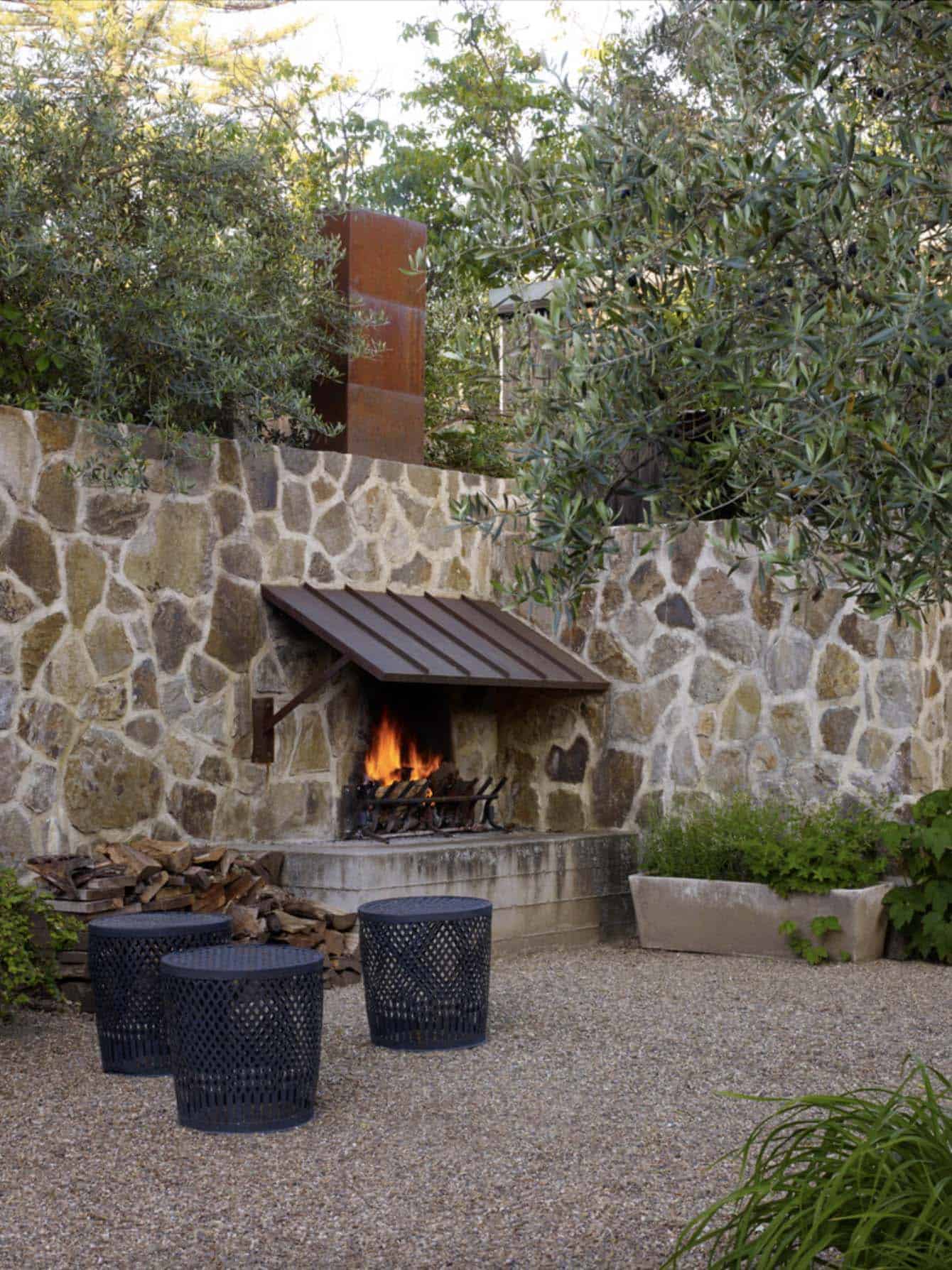 26 Awesome Backyard Landscaping Ideas To Transform Your Space-12