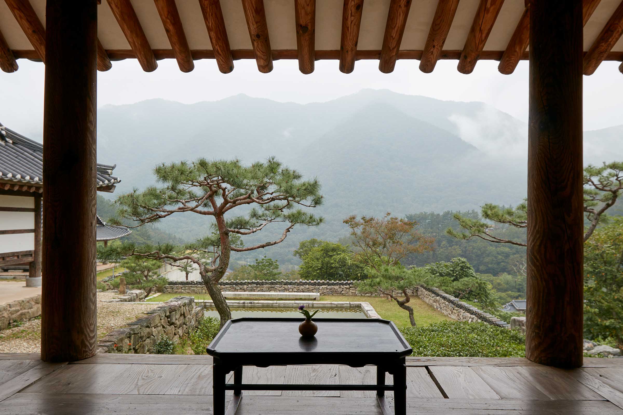 A Hanok Hotel in the Mountains — Design Anthology-7