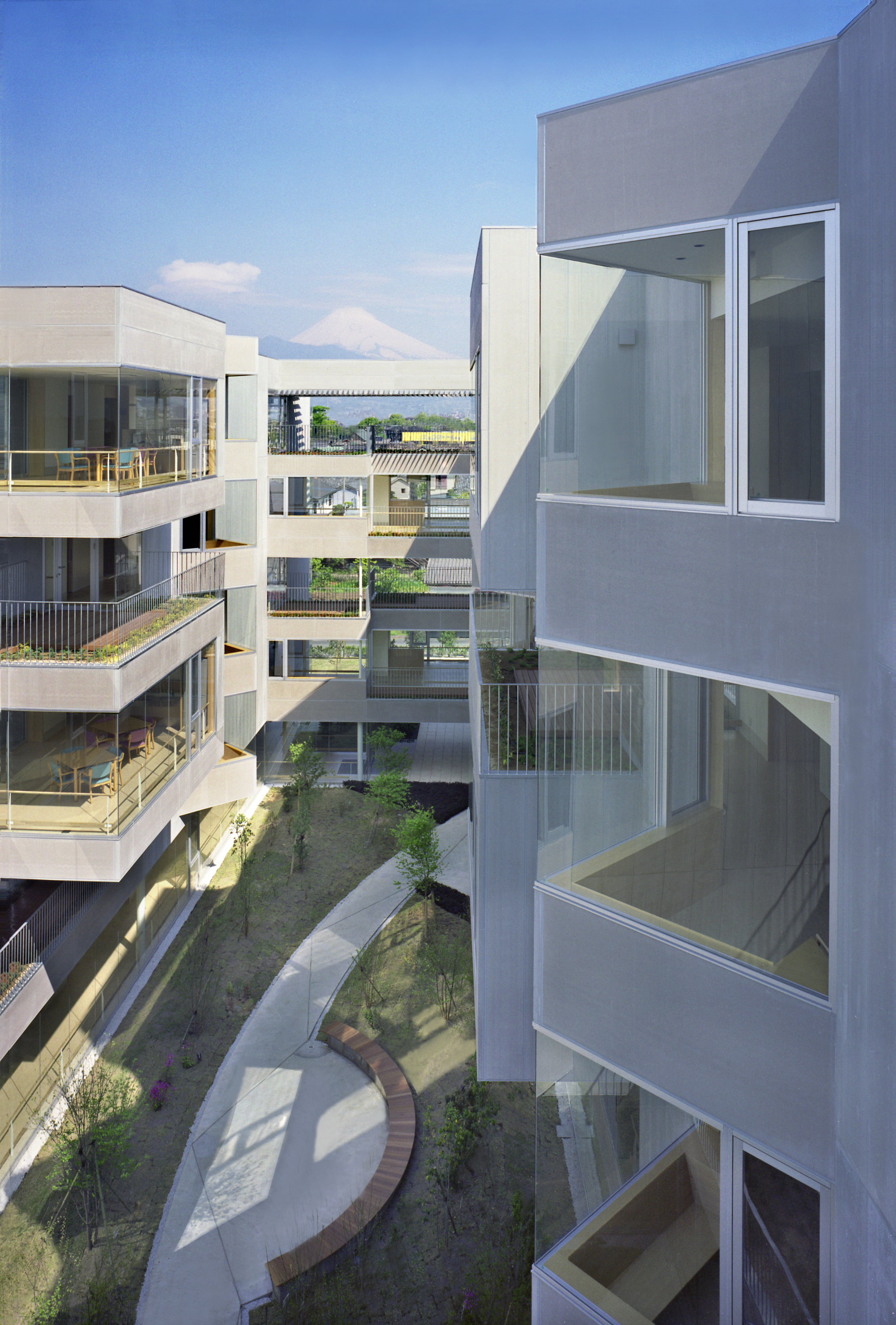 福井山峦间的温馨养老院-20