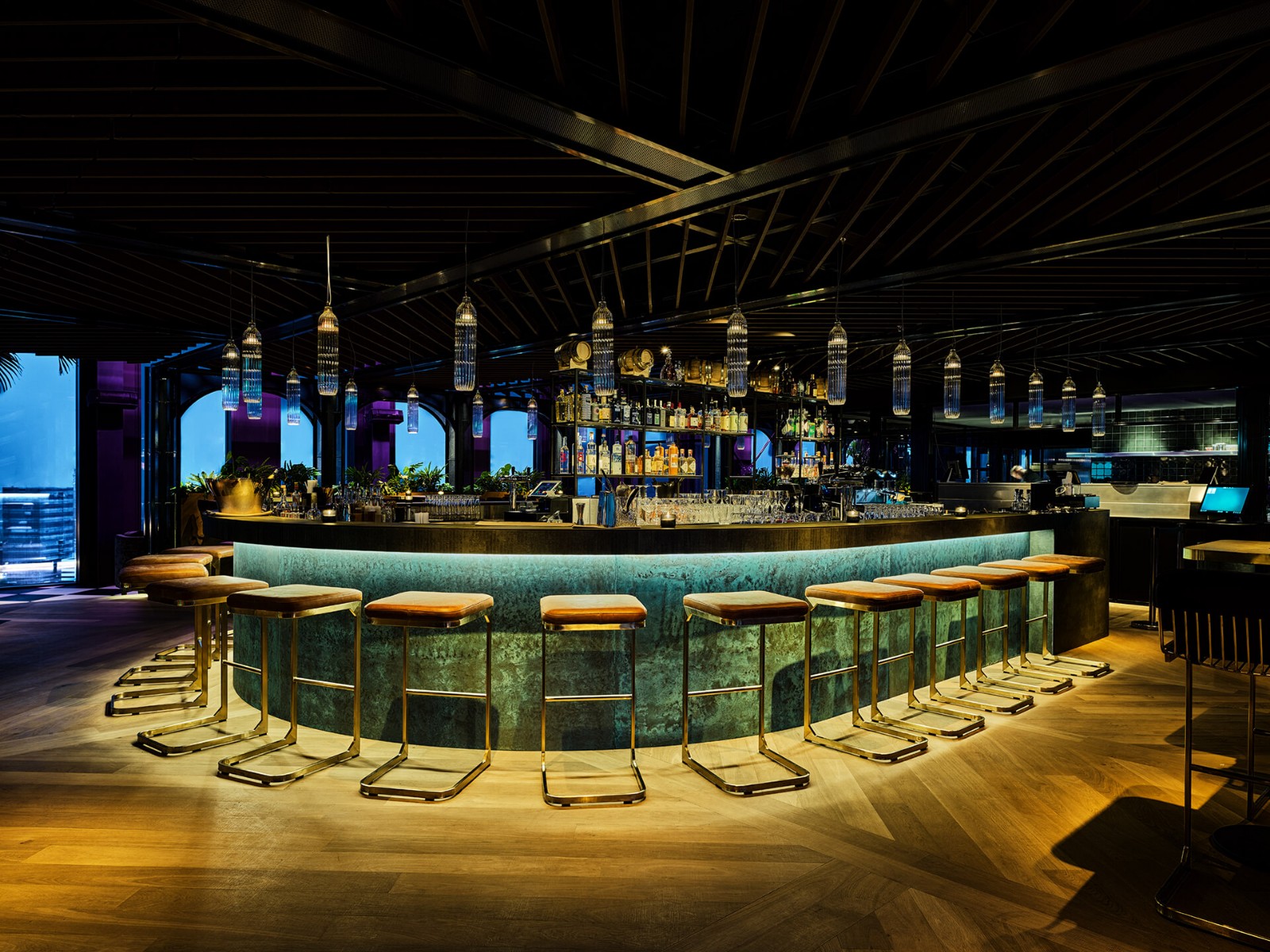 荷兰 QO 酒店绿色餐饮空间-7