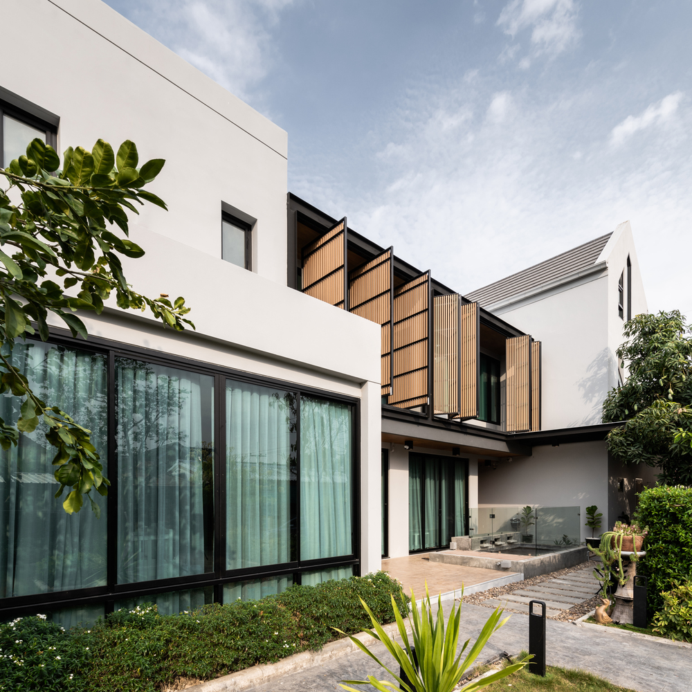 泰国 Petchaburi 私人住宅与诊所,和谐融入环境,功能与美学兼具-28