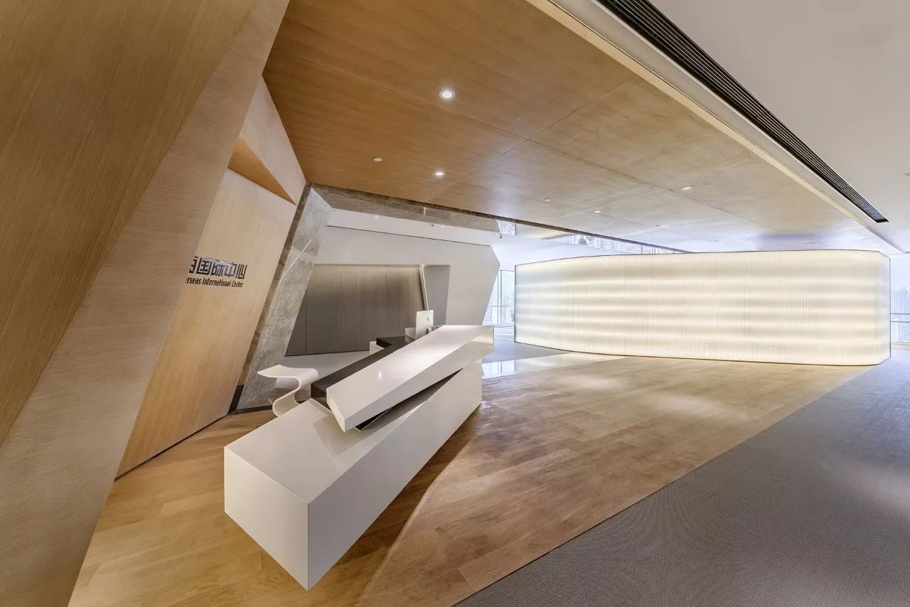 未来之境 | 建筑感与温暖气息的办公室设计-4