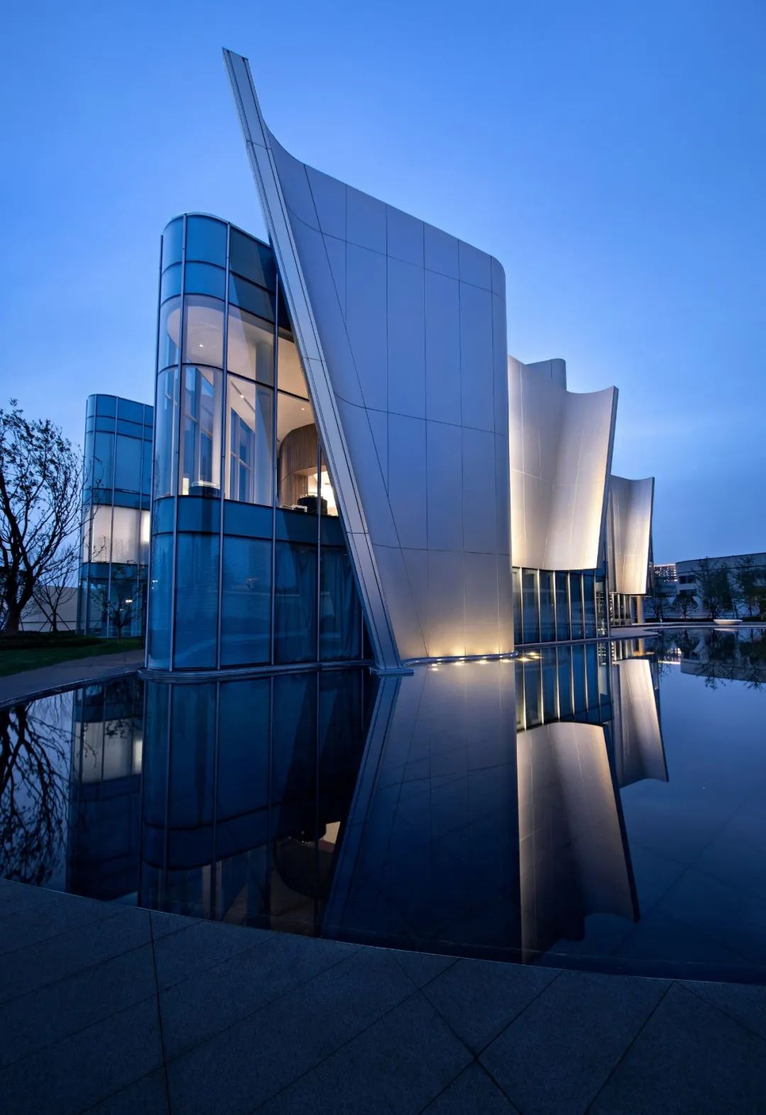 徐州美的天誉 | 樱花美学空间馆，未来流态的曲線律动-3