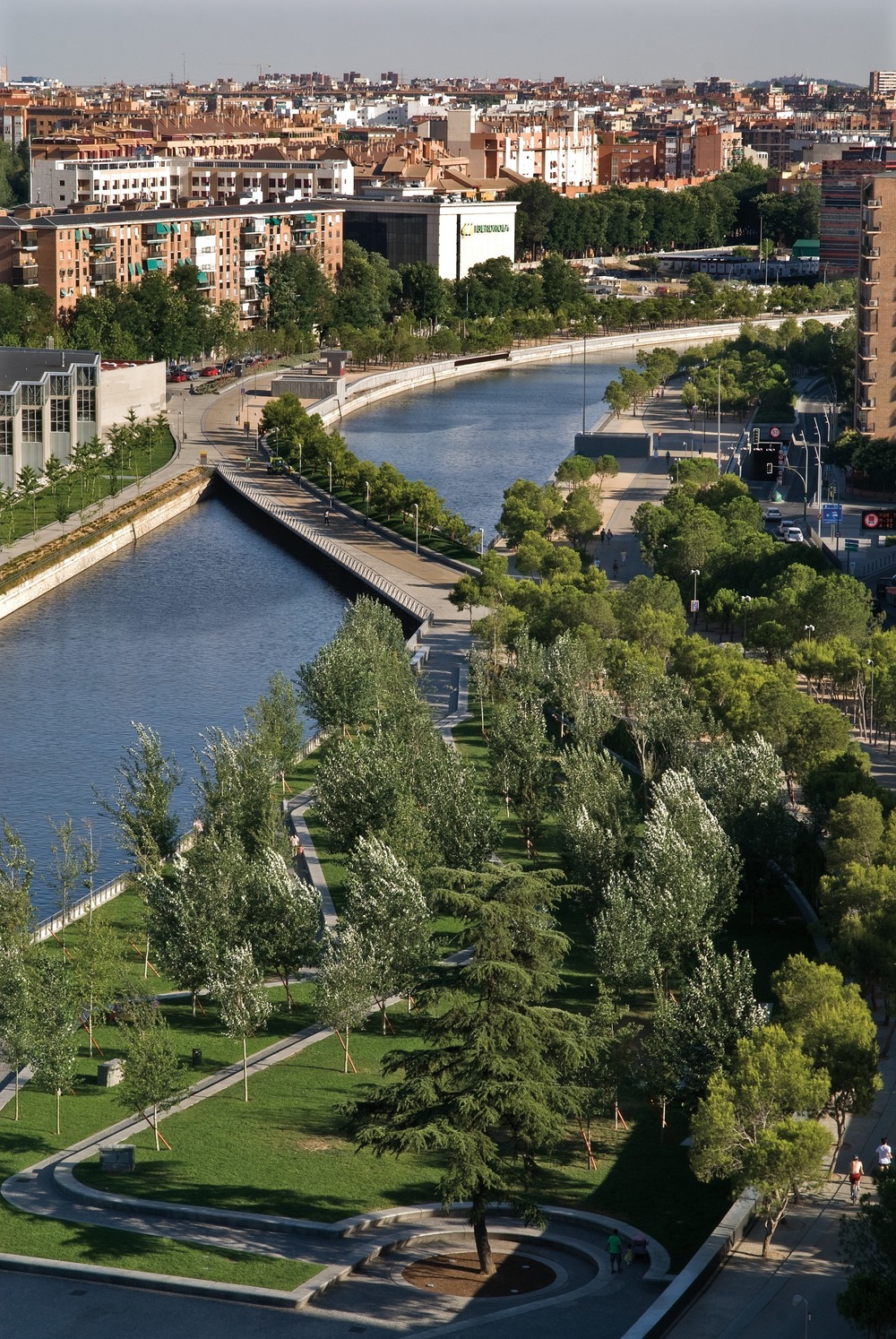 马德里河岸景观规划 / Burgos & Garrido + Porras La Casta + Rubio & Álvarez-Sala + West 8-18