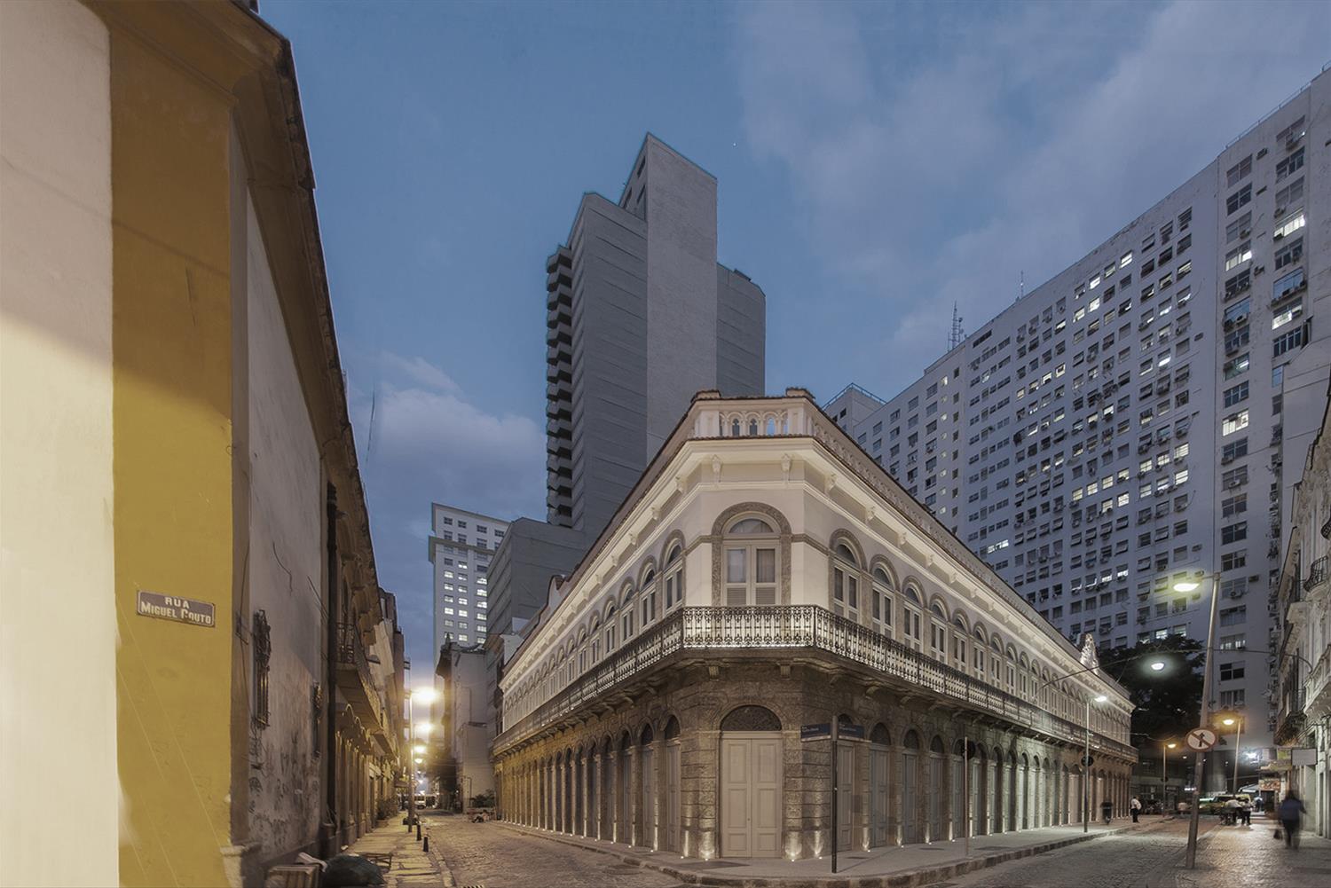 里约热内卢商业建筑设计典范 | Miguel Couto 的木质玻璃建筑-3