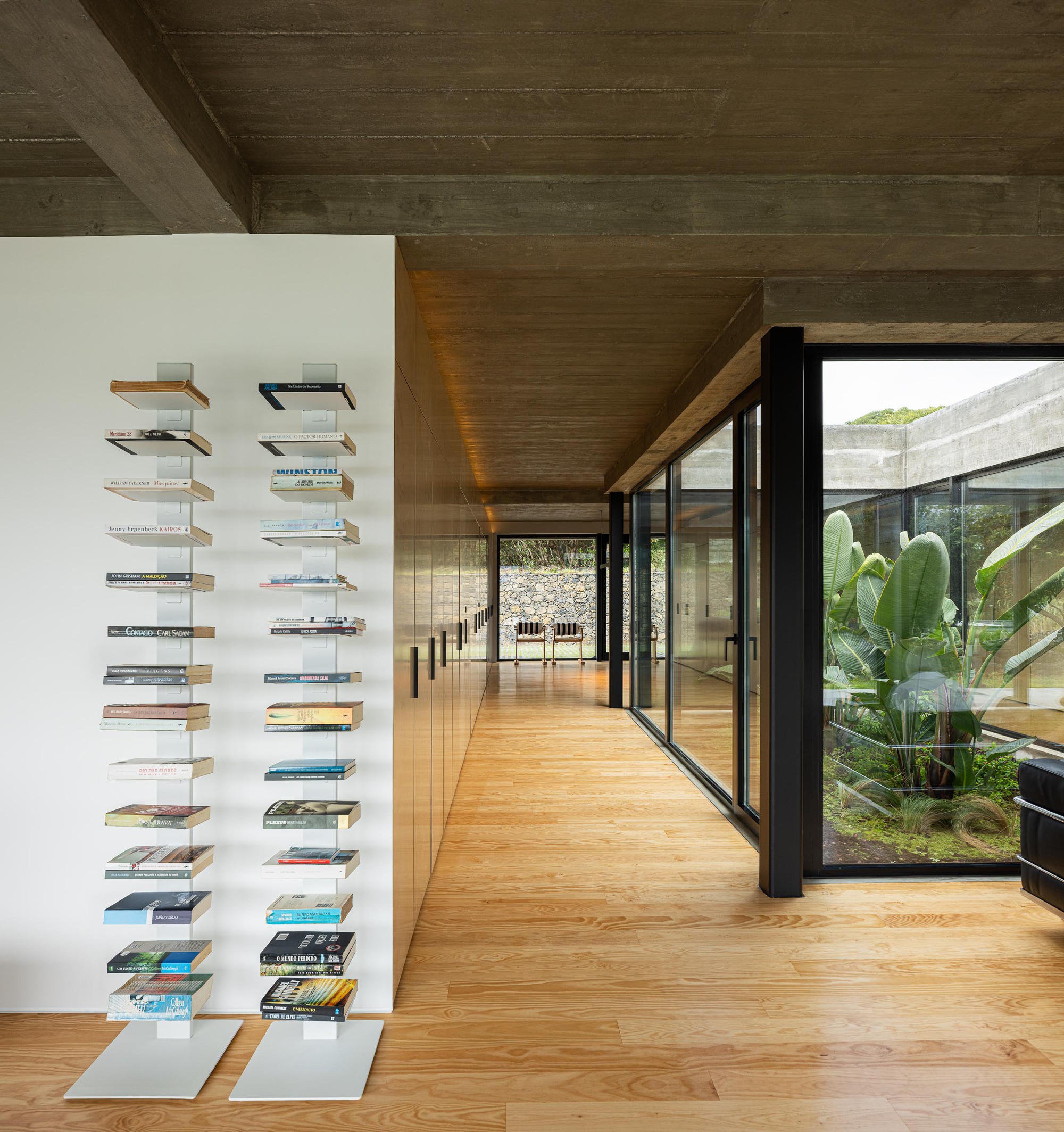 众议院CR（注：CR可能有多种含义，常见的有Continuing Resolution 即持续决议案，但由于缺乏具体语境，无法准确判定CR的意思这里按照信息提供流程，先给出此翻译，若CR有更准确的对应意思，可结合准确语境再次询问） 丨葡萄牙丨SO Arquitetura & Design-45