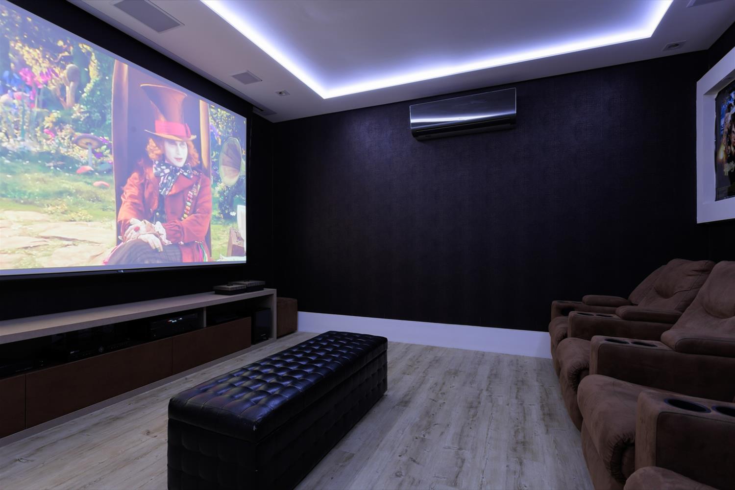 巴西 Mogi das Cruzes 现代住宅 | 木质与玻璃的完美融合-14