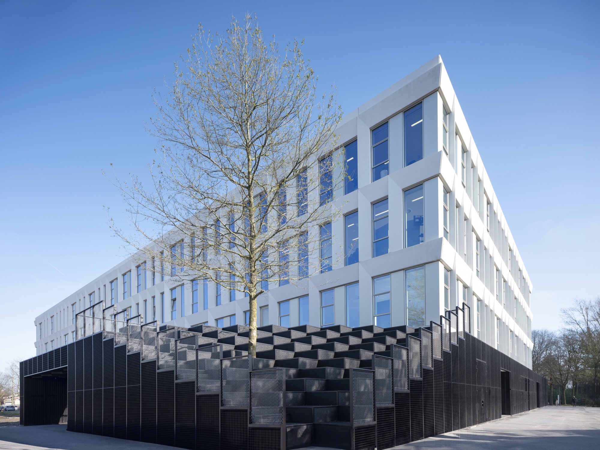 Fontys Hogescholen's Rachelsmolen Campus / Barcode Architects + Nudus + Hollandse Nieuwe + OKRA-22