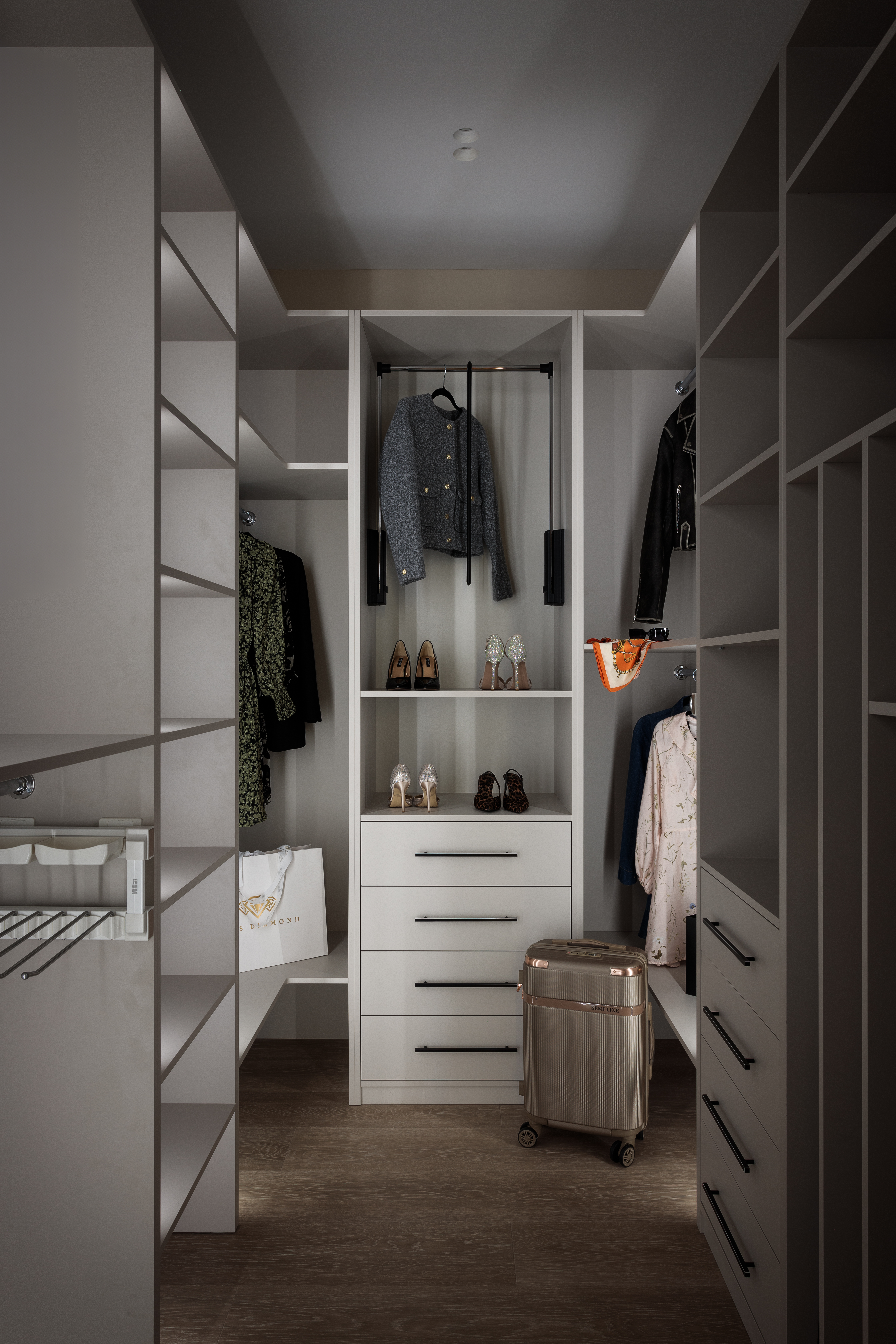 Natural Textures & Contemporary Calm | Kyiv-18