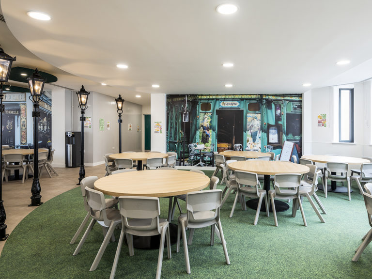 Lycée Français Charles de Gaulle Junior Dining Space - Envoplan-18