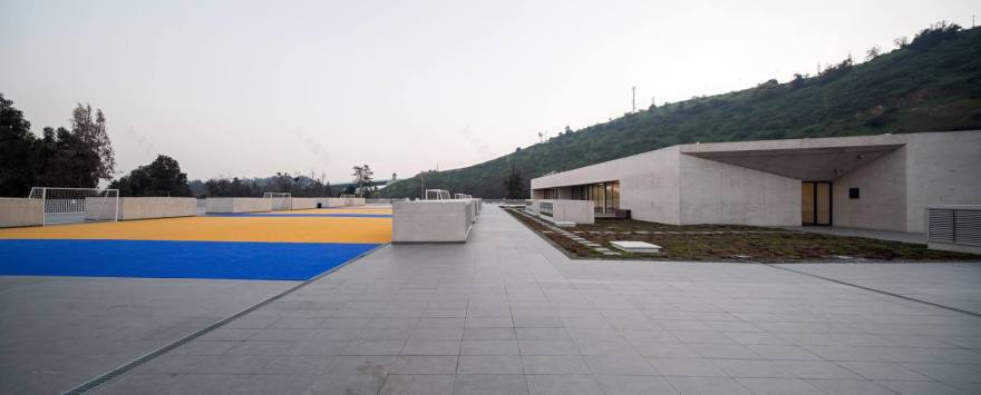 智利森林中的圣乔治学院体育馆-51