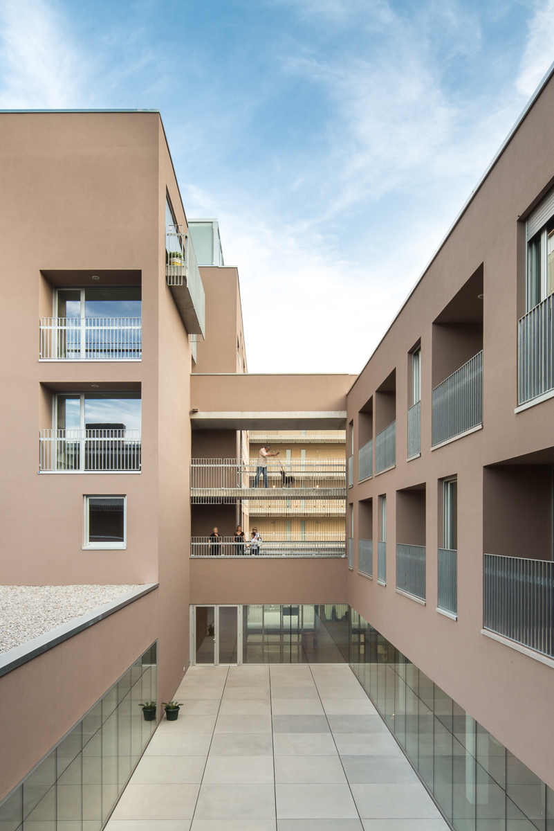 希罗纳老人住房丨Arcadi Pla Arquitectes-25