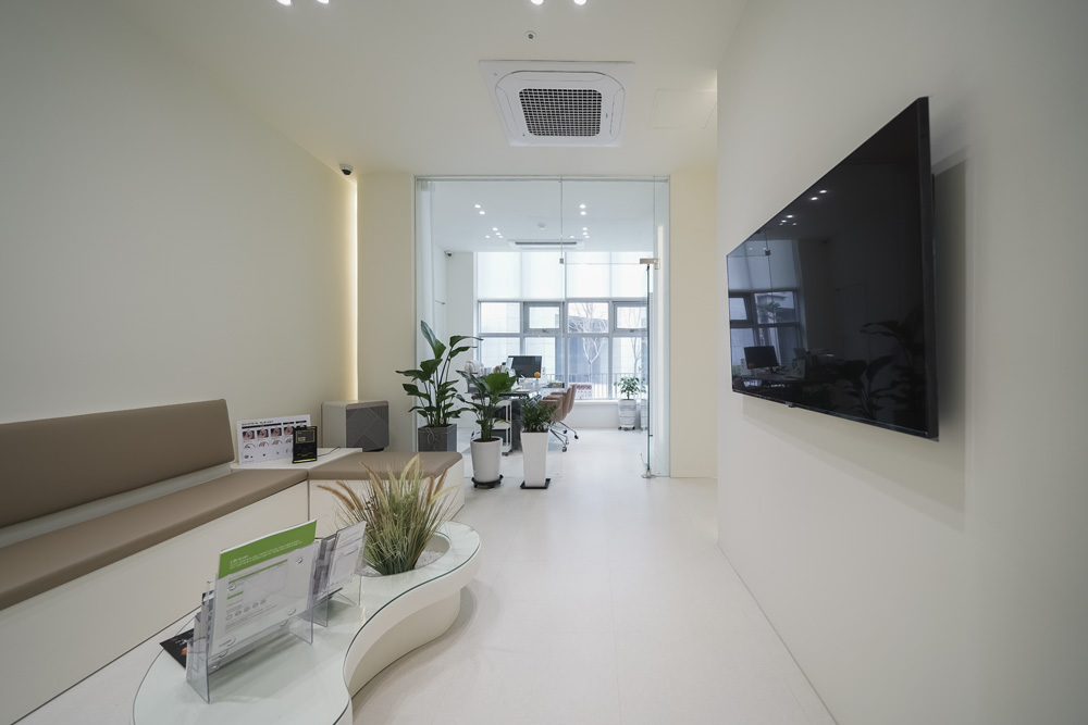 白色迷你设计，17 平米警钟服务中心-4