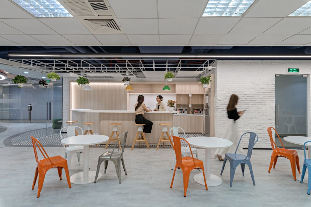 越南胡志明市 Kuehne + Nagel 办公室丨ADP Architects-9