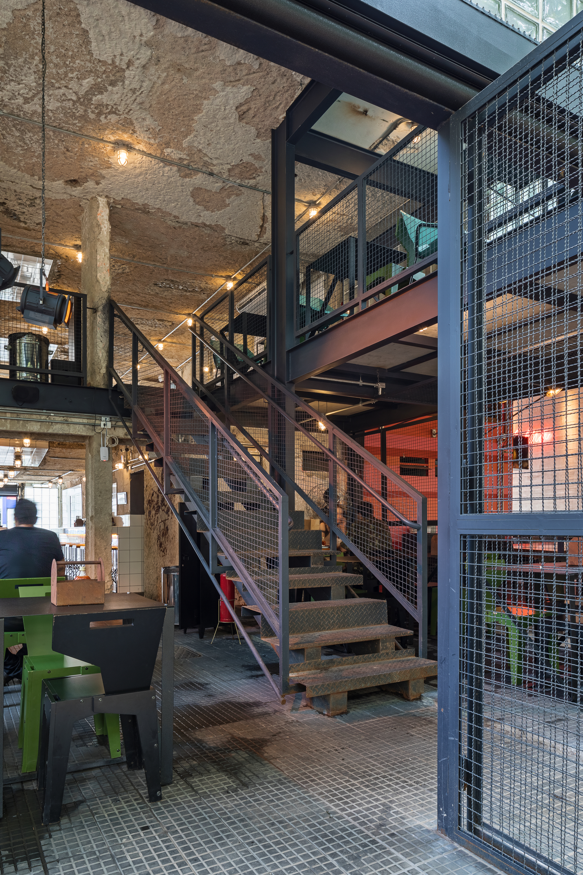 Ricco Burger Restaurant / BLOCO Arquitetos-25