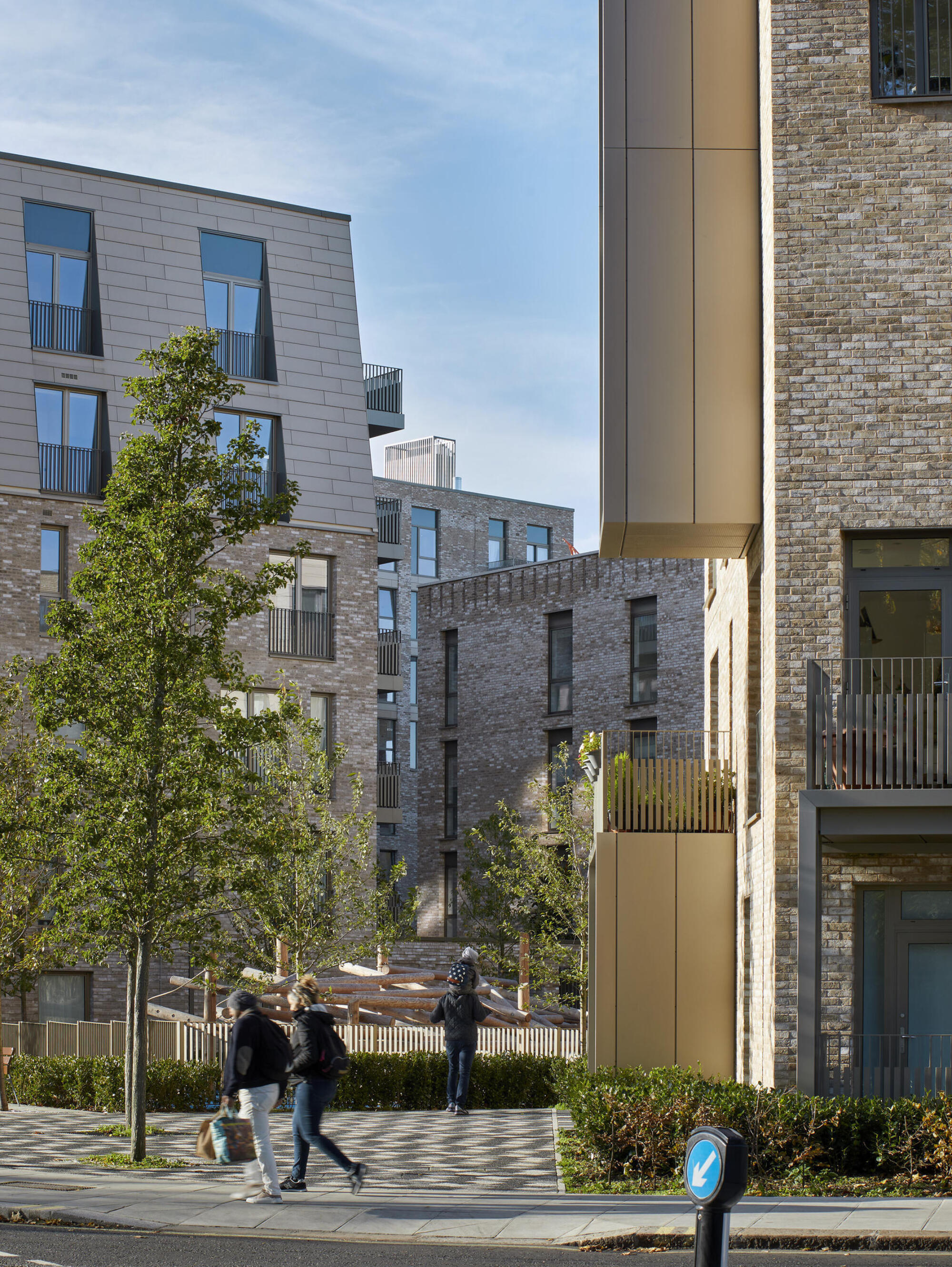 联合广场（注：Unity Place常见可直译为联合广场，但具体还需结合其所在语境，在其他特定语境中也可能有不同释义 这里按常见理解给出翻译结果 ） 丨德国基尔-24