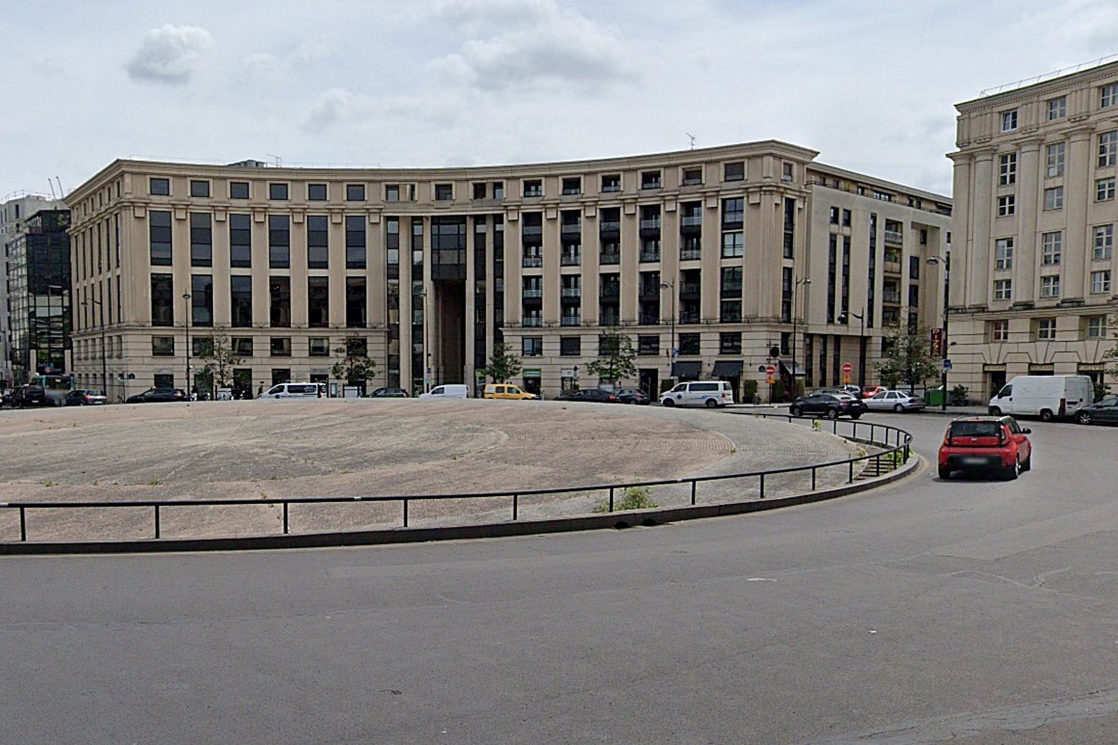 巴黎加泰罗尼亚广场城市森林改造项目丨法国巴黎-17