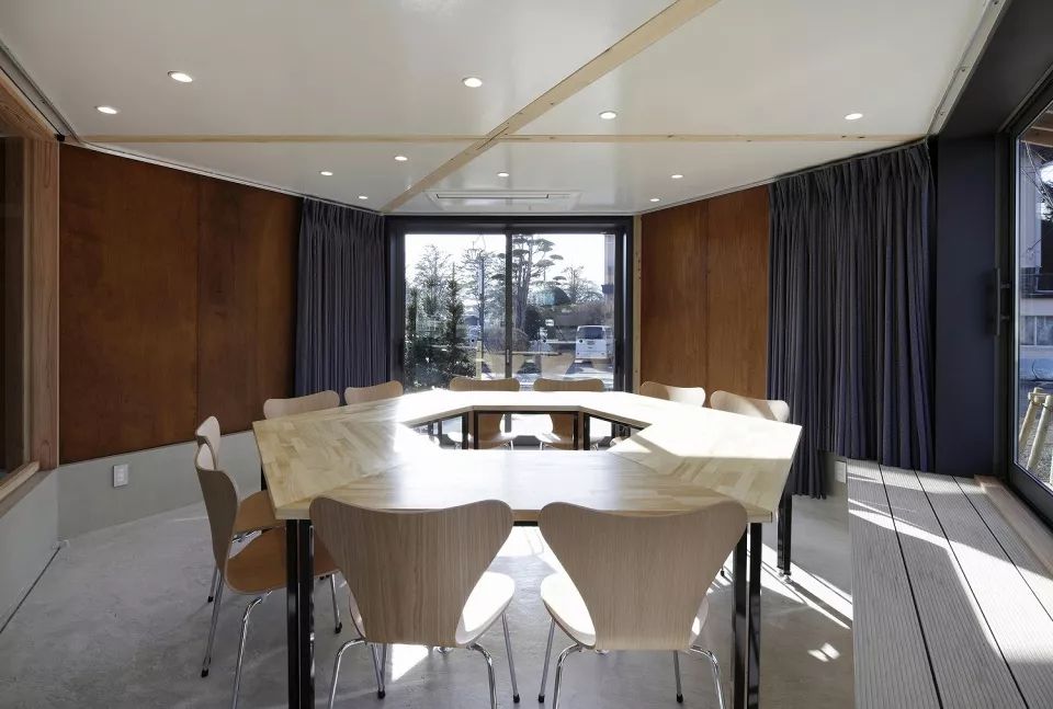 日本山中湖村“微型公共网络”游客中心-20