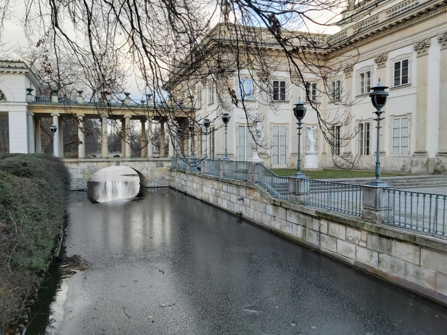 华沙皇家浴场公园内的岛屿宫丨波兰华沙丨蒂尔曼·冯·加默伦,多米尼克·梅林等-107