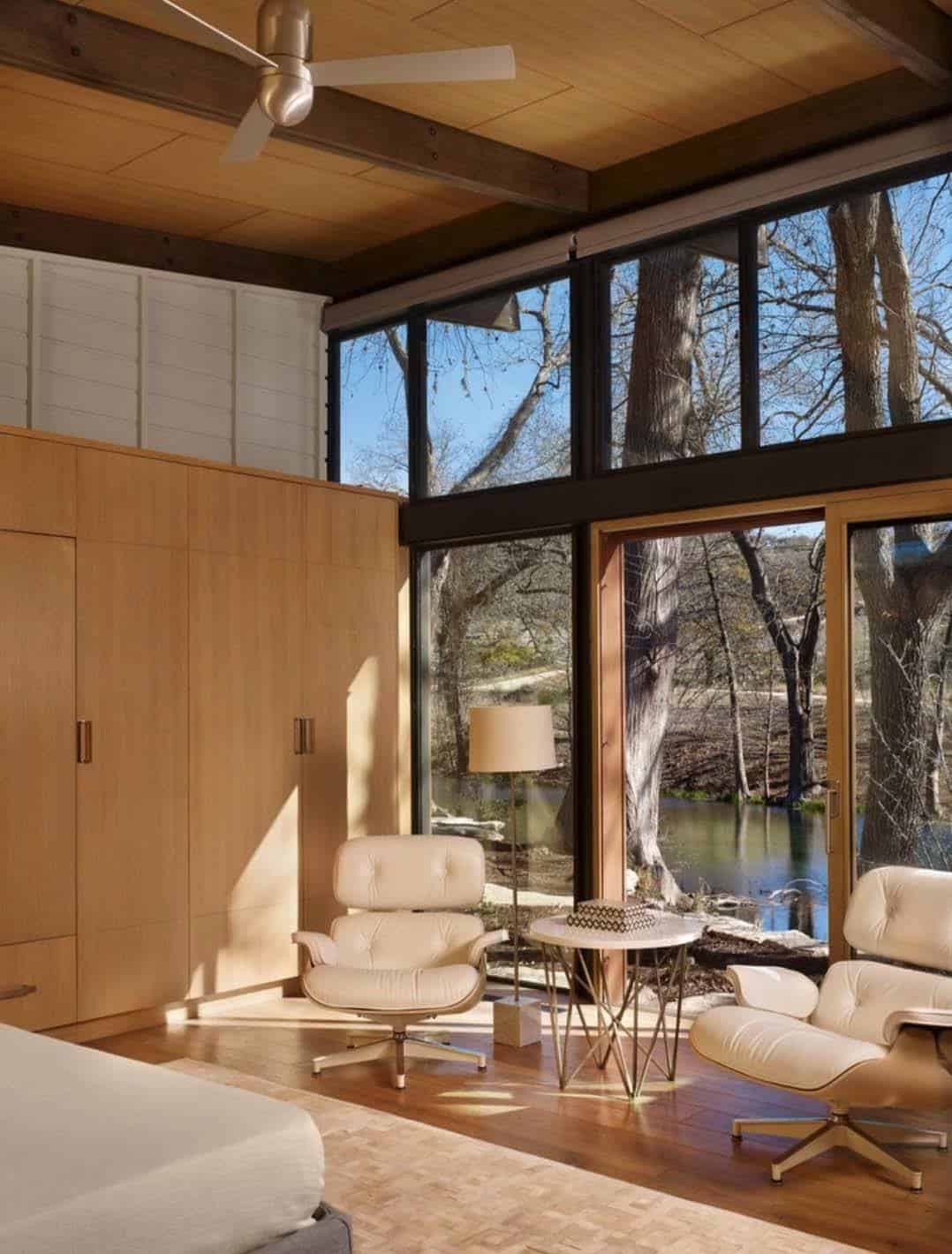 Texas Hill Country ranch home offers a water's edge retreat - One Kindesign-8