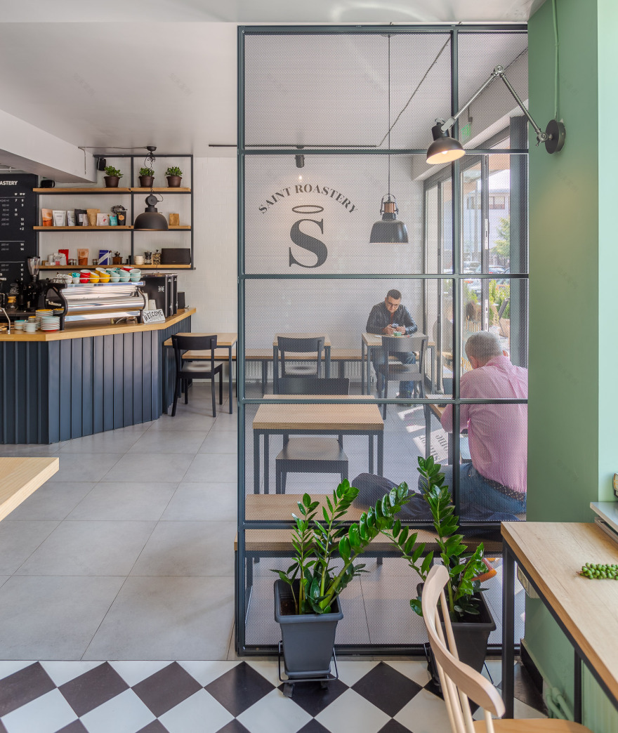 441 设计工作室打造罗马尼亚 Bucharest Saint Roastery 咖啡厅,工业风中融入温暖元素-6