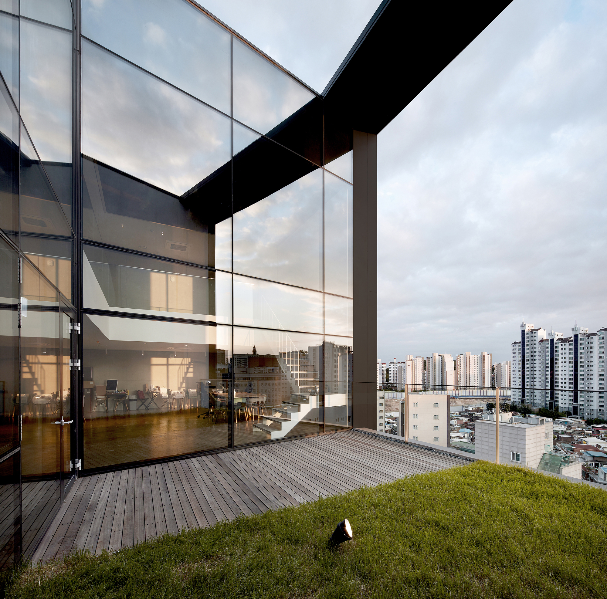 Triplet Code Imun Neighborhood Facility / L'EAU design-26