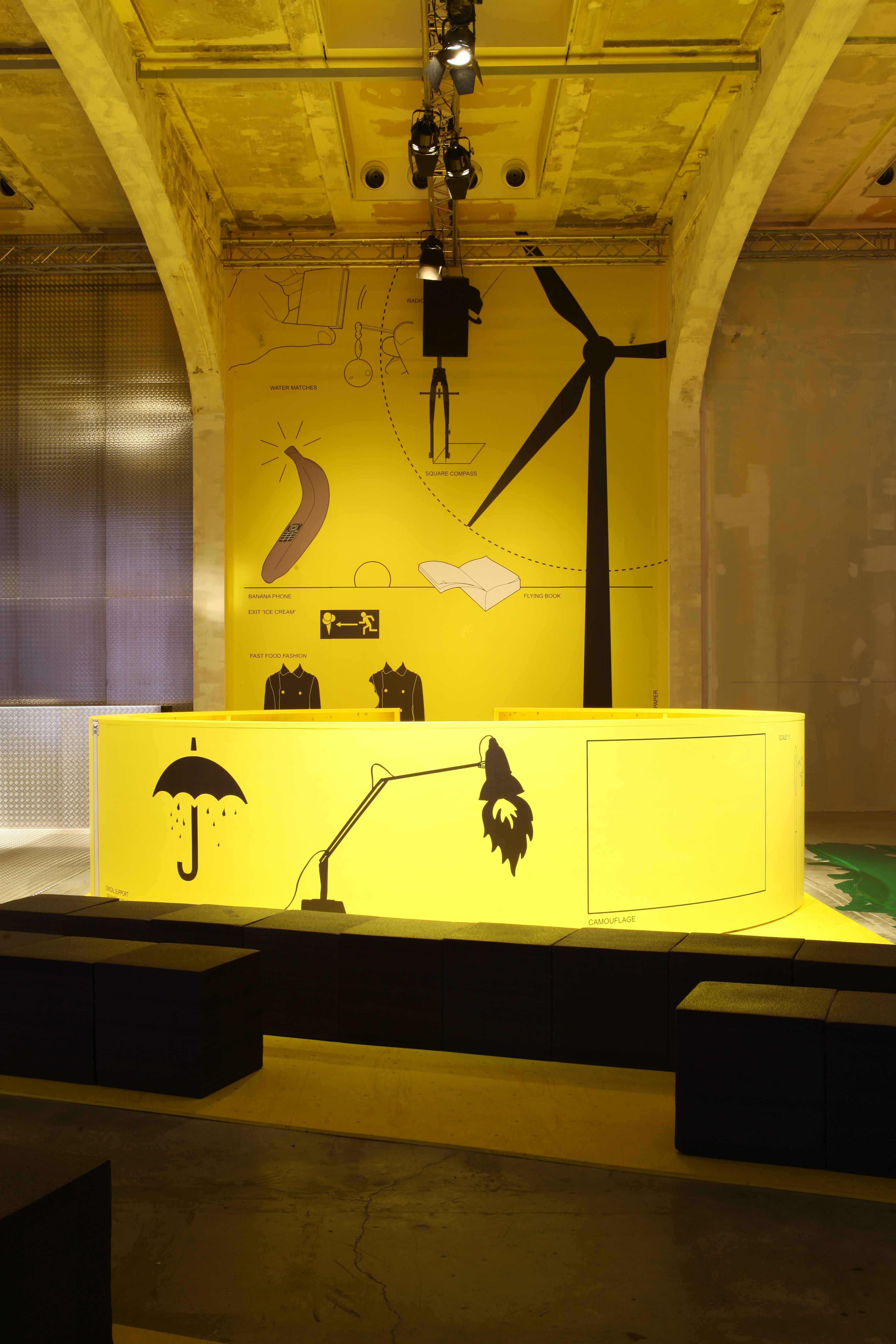 2010 秋冬米兰 Prada 男装秀 · 城市多面体的舞台呈现-3