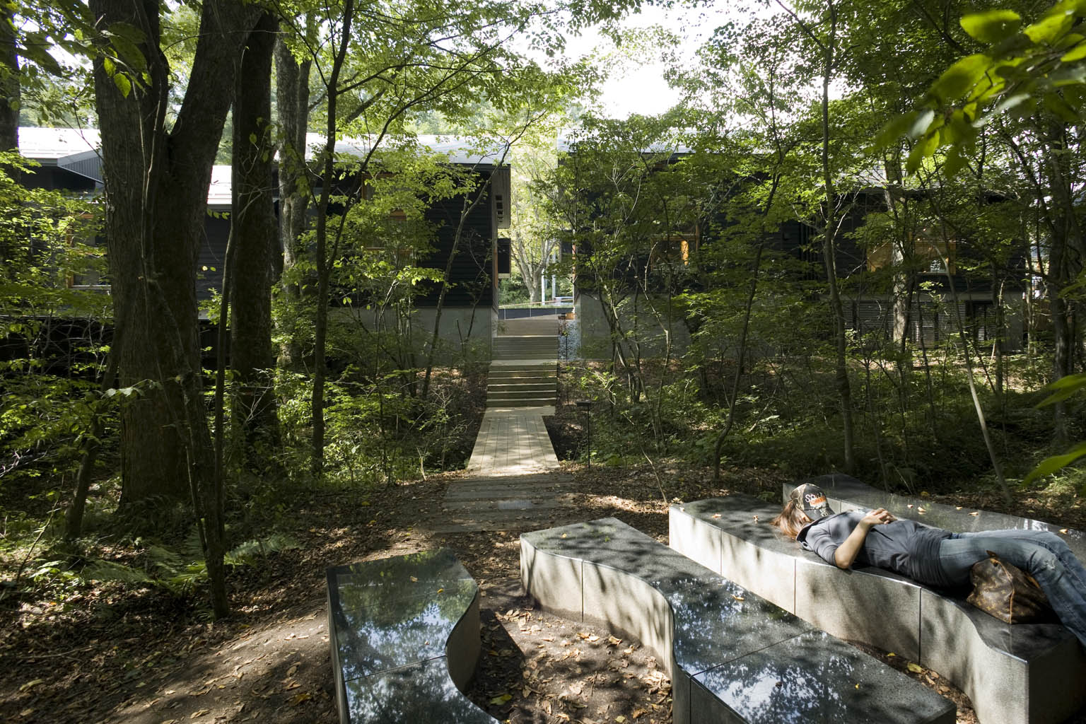 榆树露台 · 融入自然的休闲商业空间丨日本长野丨东环境·建筑研究所,都市环境照明研究所(ICE)等-28