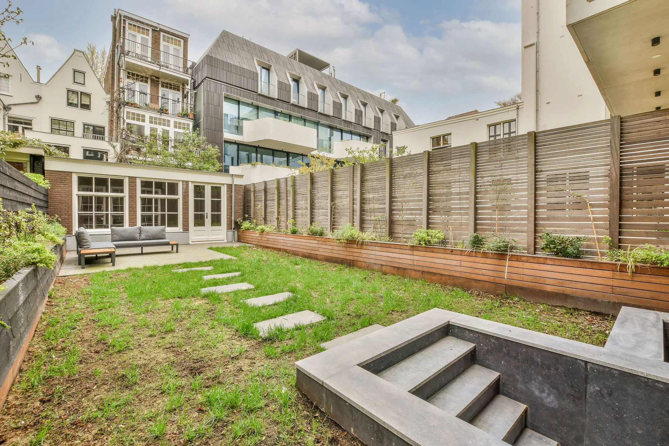 阿姆斯特丹复古多层住宅，黑灰设计诠释日式美学-25