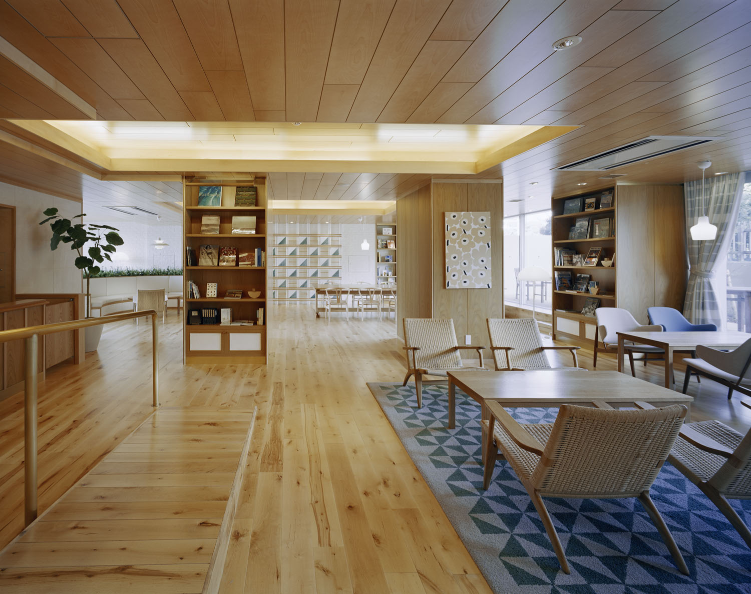 由于Brillia可能是特定品牌名或专用词直接音译即可；INAGEKAIHINKOEN 整体不像熟悉的常见单词组合，如果 INAGE 是地名 稻毛 ，结合语义此处可能想表达 稻毛开发品公园 ，但不确定性较强

总体勉强翻译为：布里利亚 稻毛开发品公园可能无法准确表意，这个结果仅供参考，你可以检查原文或补充更多背景信息 丨日本千叶丨设计事務所ima-2