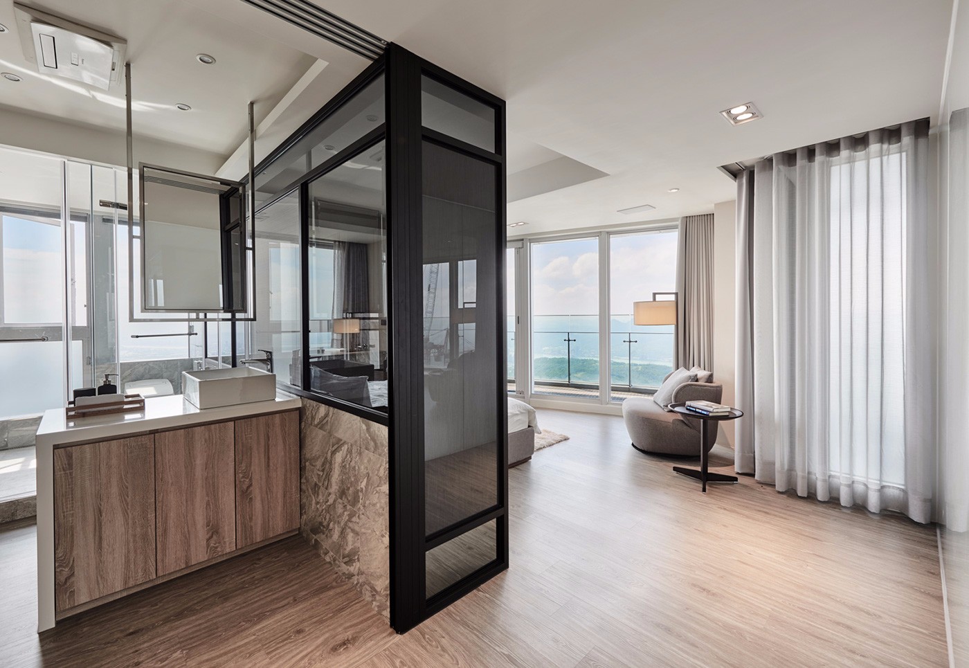 现代简约住宅光合作用设计 原木玻璃窗打造自然空间-11