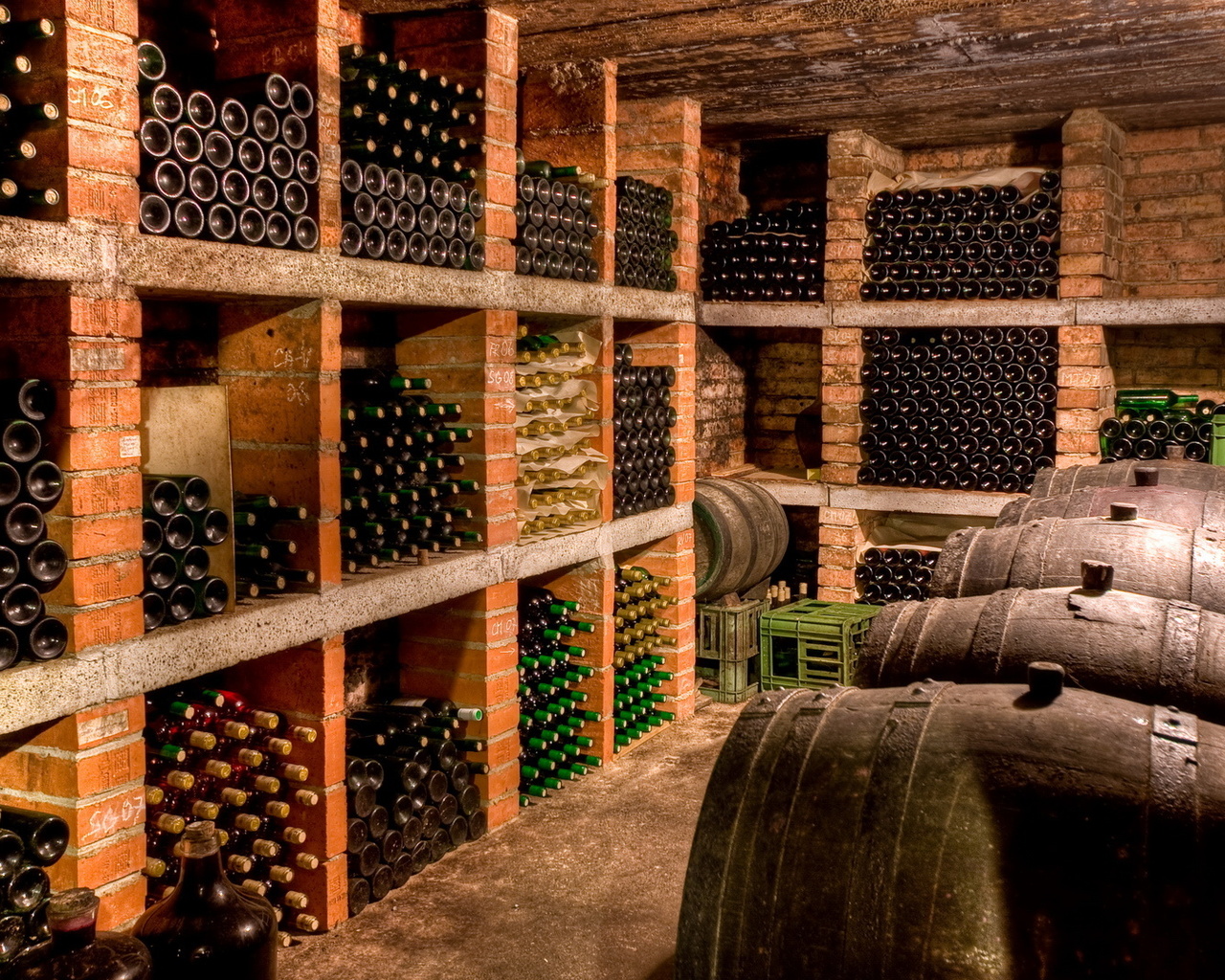 私人住宅葡萄酒酒窖设计-23