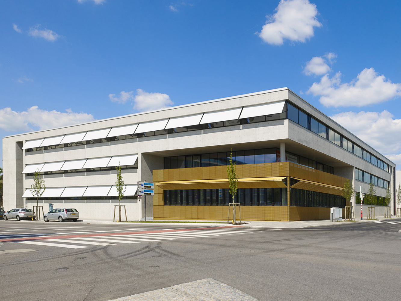 Luxembourg 办公大楼,工业风与混凝土美学完美结合-9