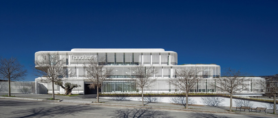 Natura Bissé新总部大楼，人性化设计与自然共生-7