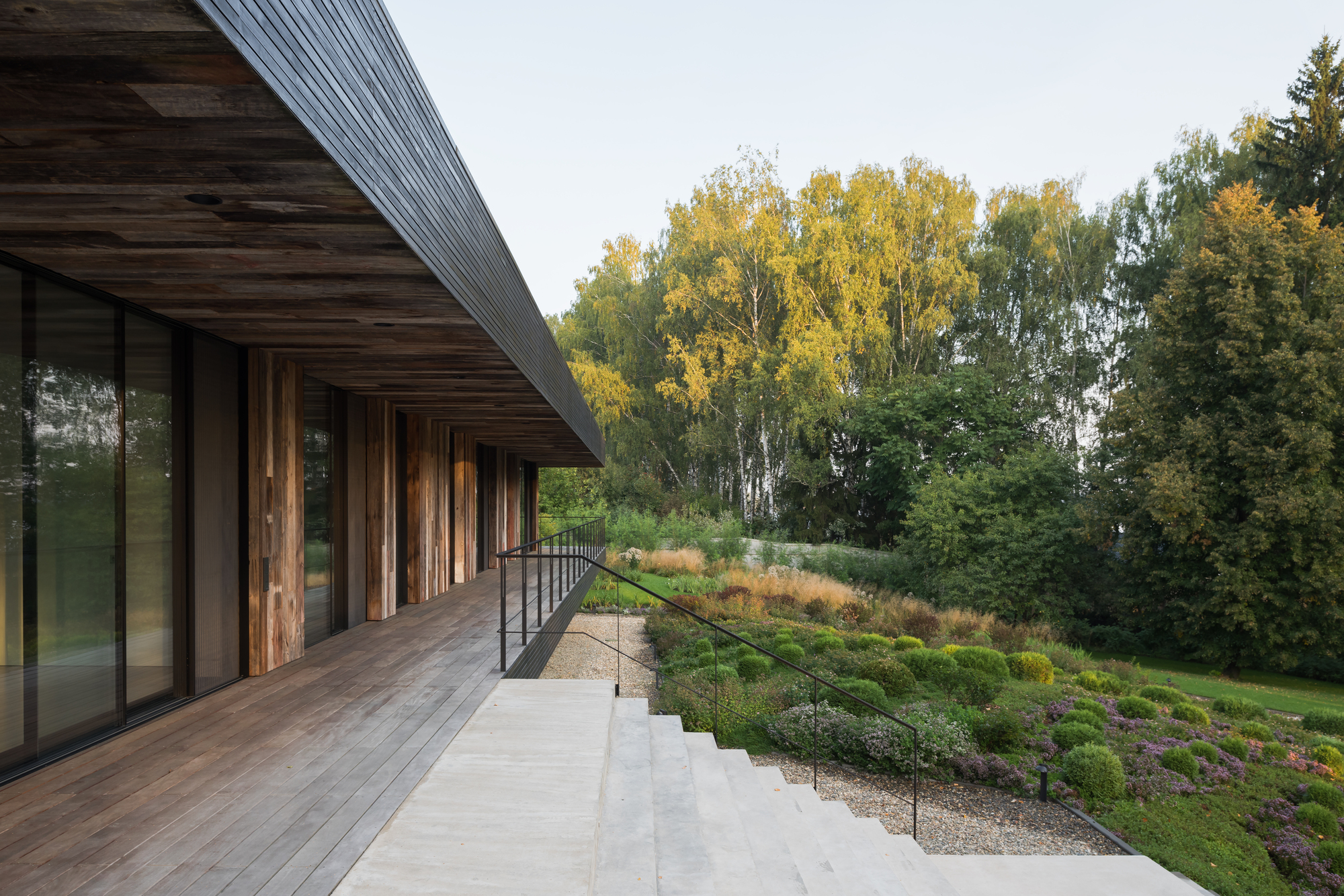 水库边的乡村别墅-38