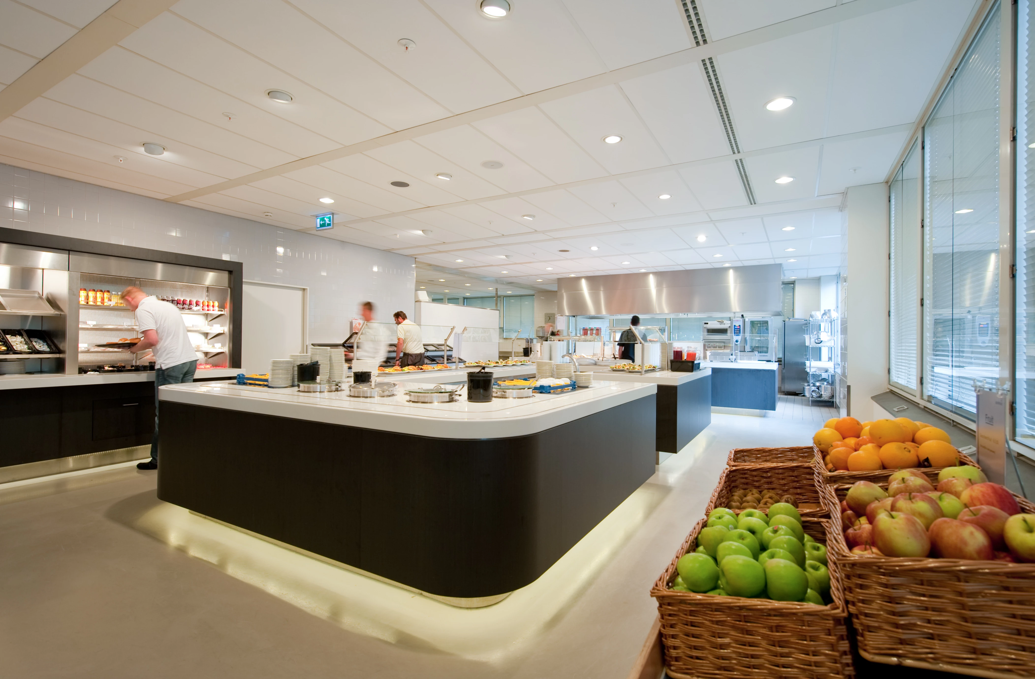 荷兰 Robeco 总部大楼餐厅与办公室翻新-11