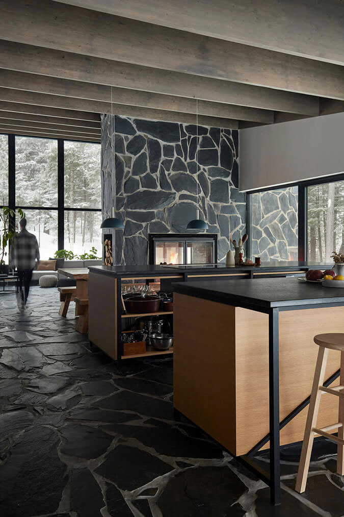 加拿大现代别墅 | 黑暗石材的独特魅力-7