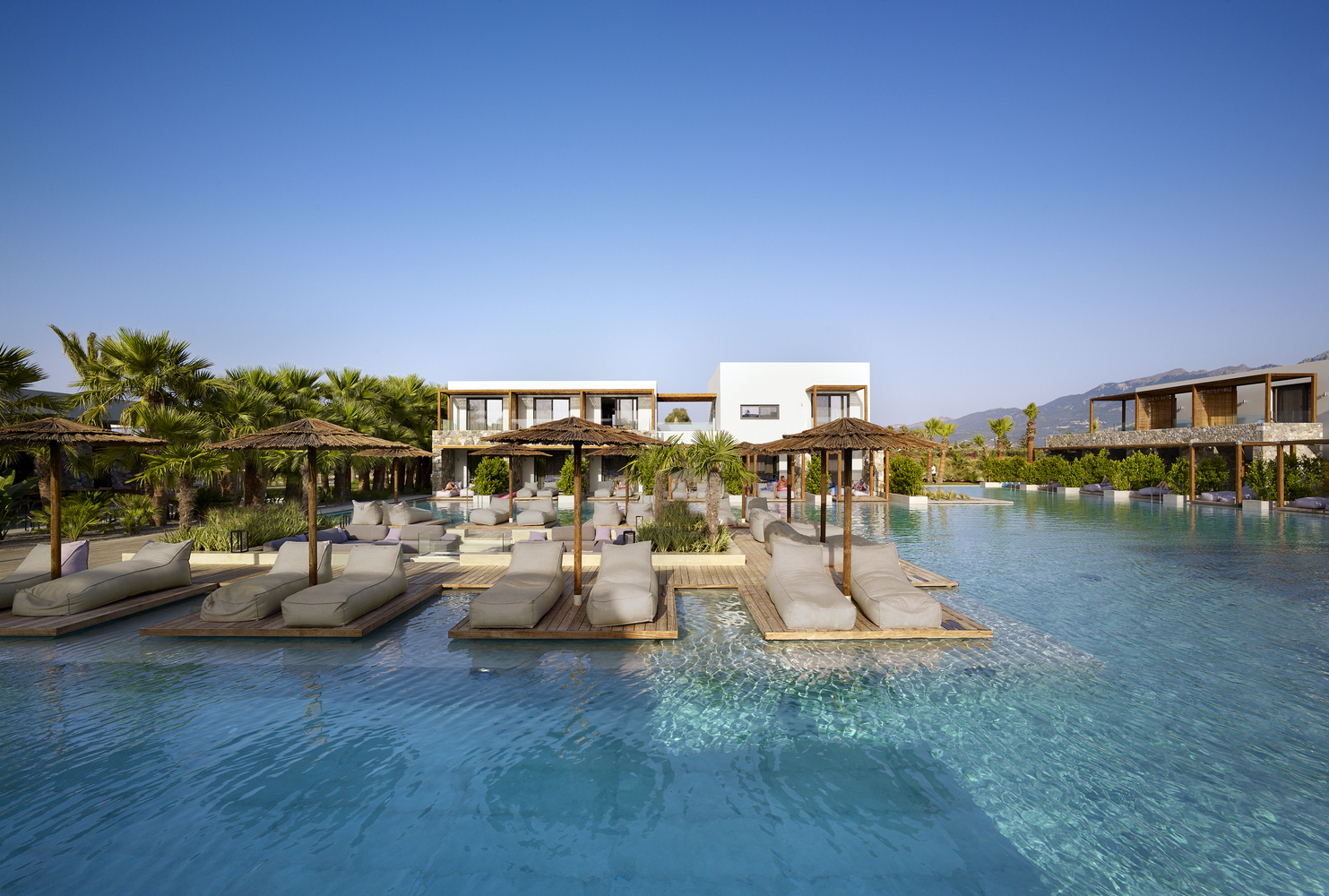 卡拉维亚海滩初级套房餐厅-47