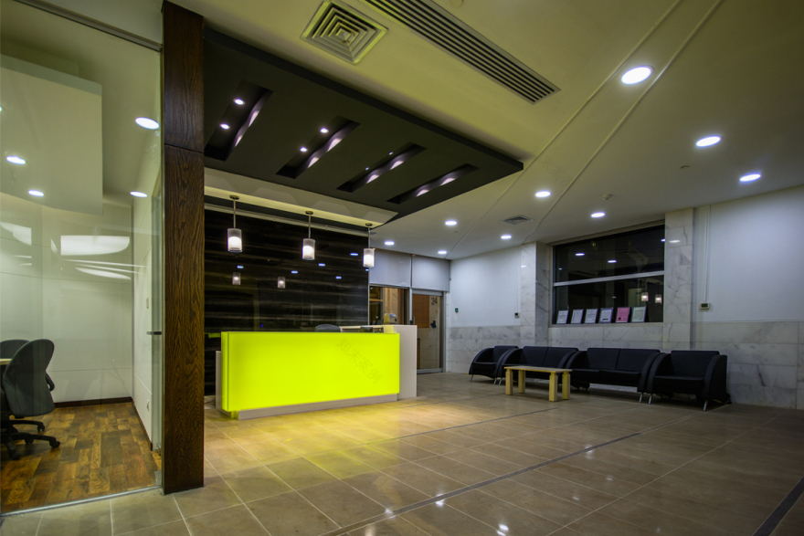 MCB Arif Habib 中心点建筑 23 层-28