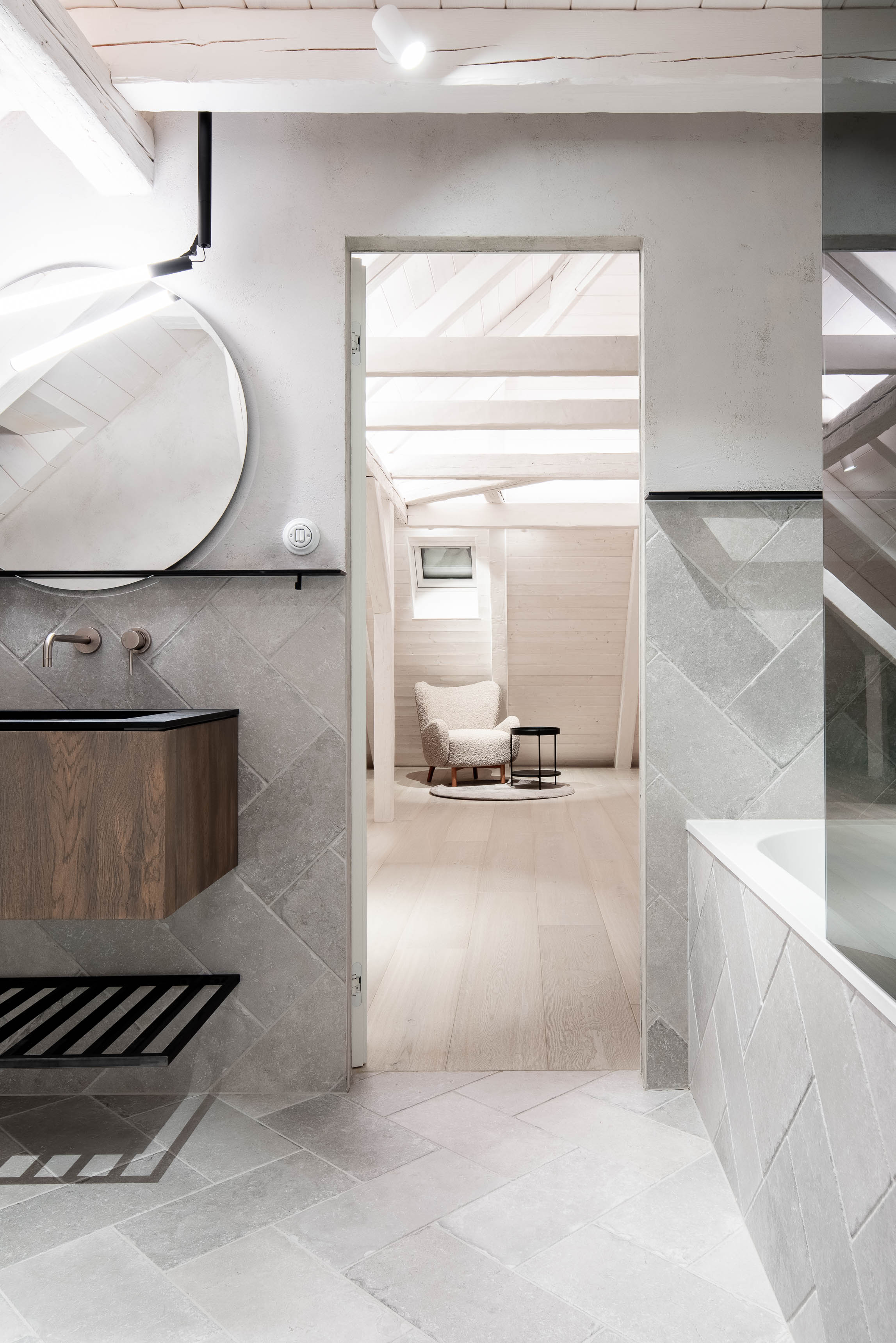 墙屋丨捷克丨OOOOX-75