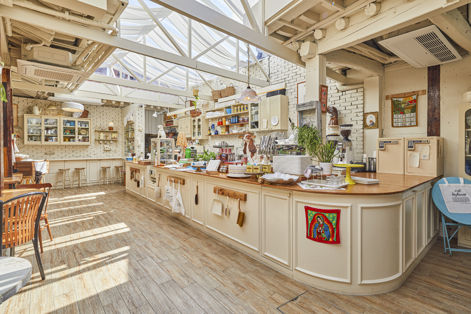 45 平米家居模型咖啡厅，打造温馨宜居艺术空间-6