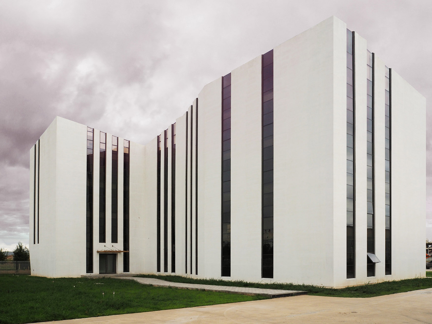 切片层岩,内蒙古林西至尊全集制造有限公司办公楼 / 大连松岩设计-52