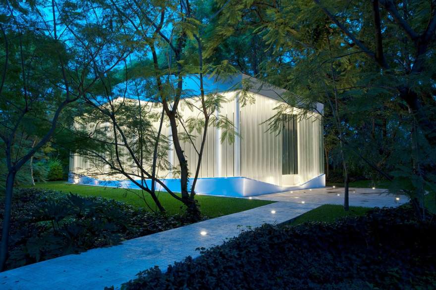 墨西哥 La Estancia 开放式玻璃教堂丨Bunker Arquitectura-15