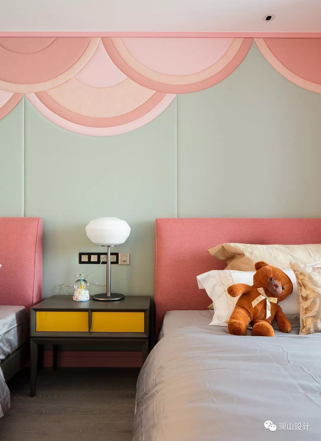 地下室华丽变身,蓝色魔力营造梦幻空间-20