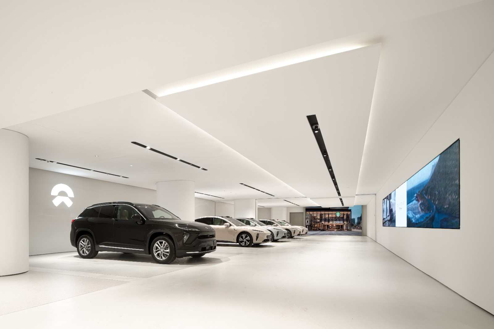 蔚来长沙交付中心丨中国长沙丨泊赫设计-26