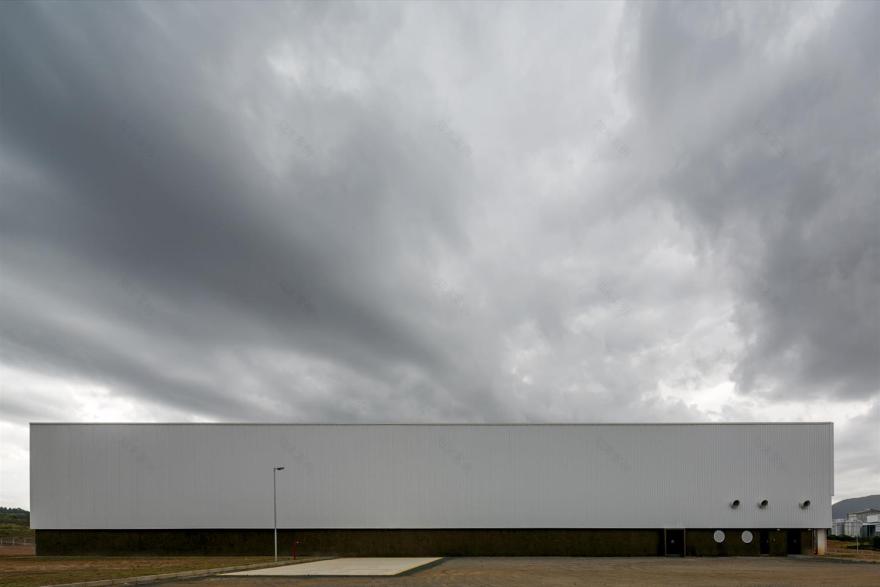 巴西 ThyssenKrupp Presta 工业园,LoebCapote 打造独特工业风格建筑-2