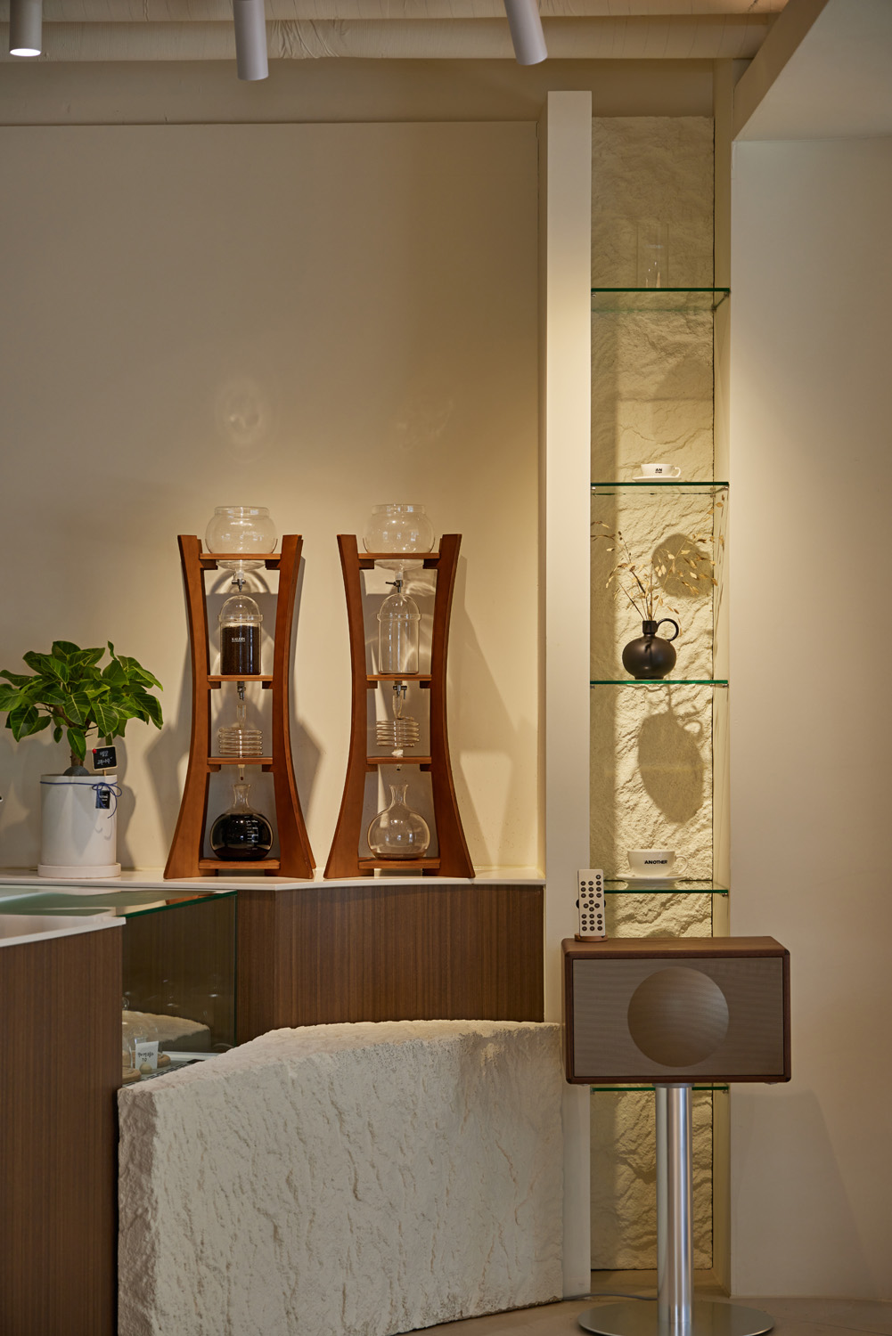 白色与木质，打造 27 平米高级公寓-15