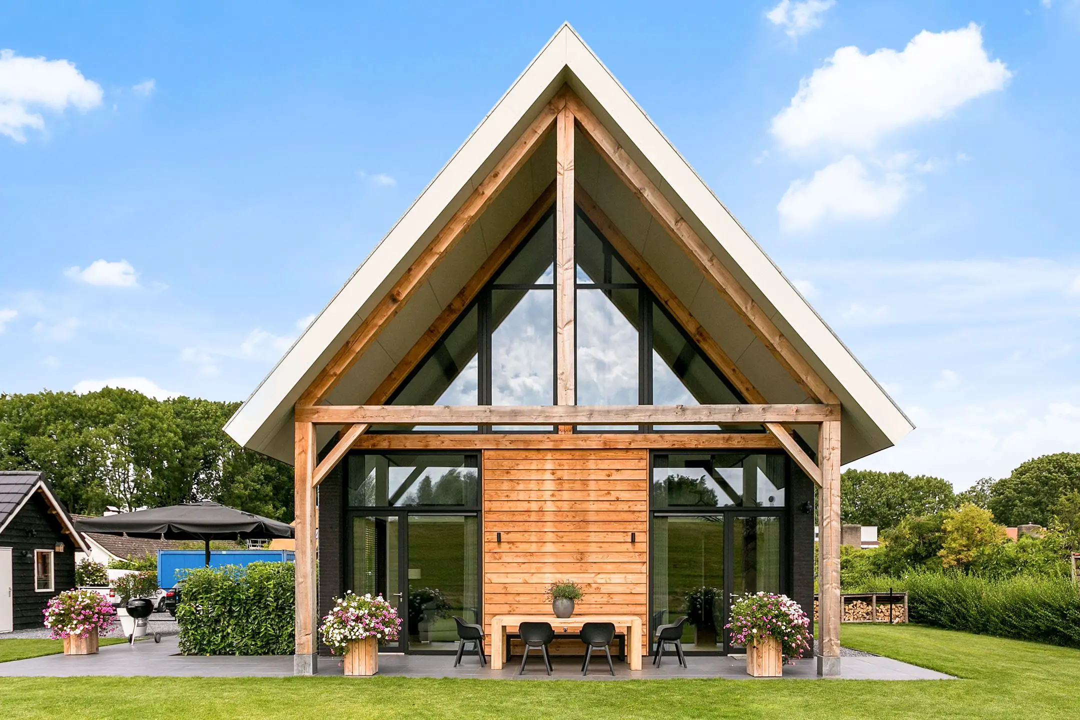 荷兰明亮当代住宅,设计感与自然和谐共生-1