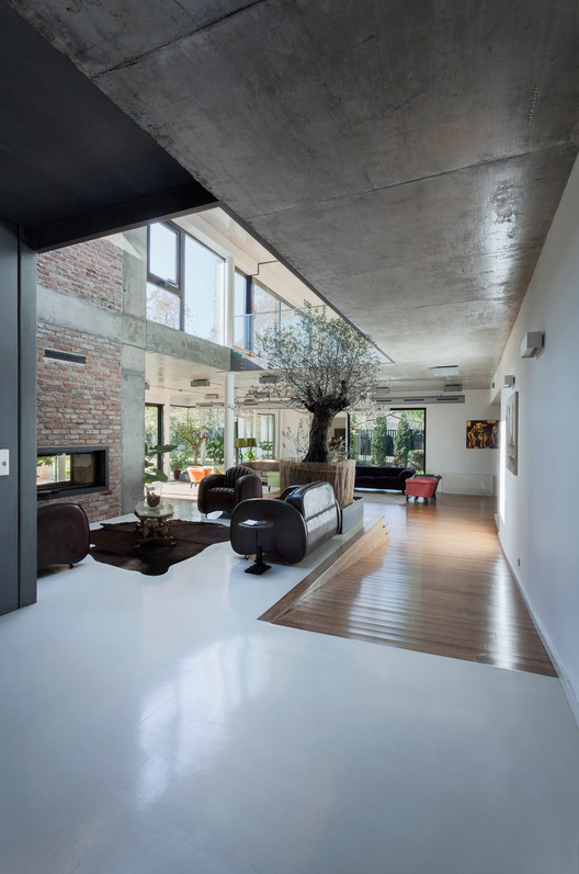 保加利亚历史果园住宅扩建，自然与现代融合-21