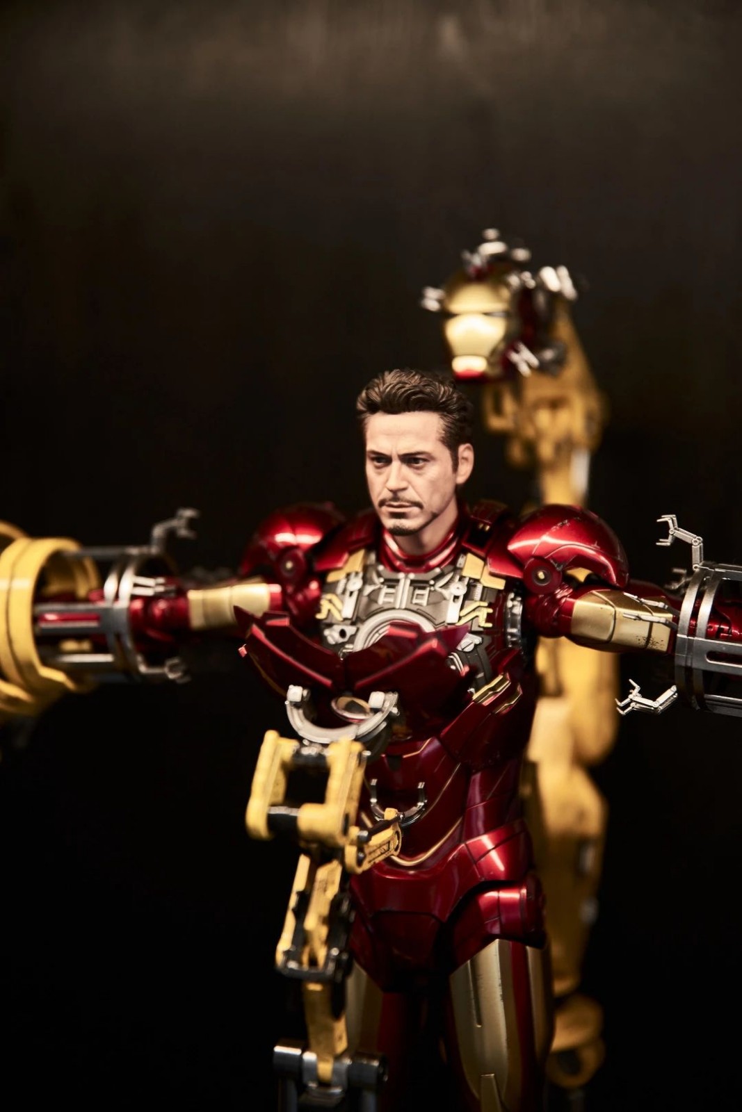 手办迷的现代简约之家 | 悬空背景展柜，红橡实木家具-40